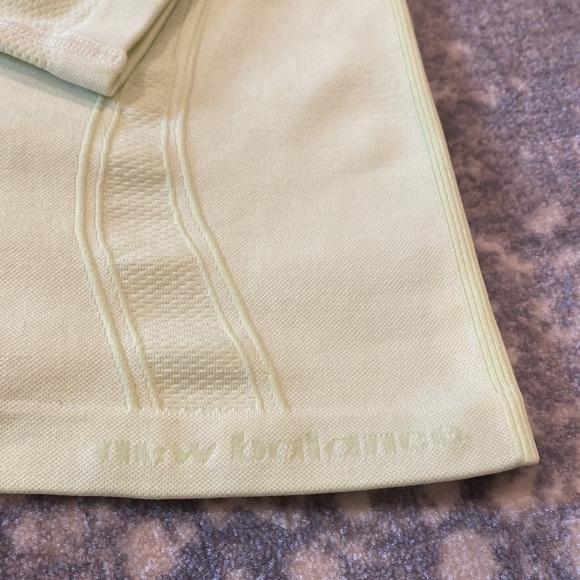 NEW BALANCE LIME GREEN STRETCHY TOP - Picture 13 of 15